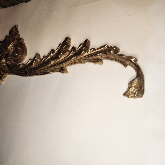 Heavy Solid Brass Pediment Center Cabinet Mount Brass Ornate Topper Ormolu Set 2 - Picture 4 of 11